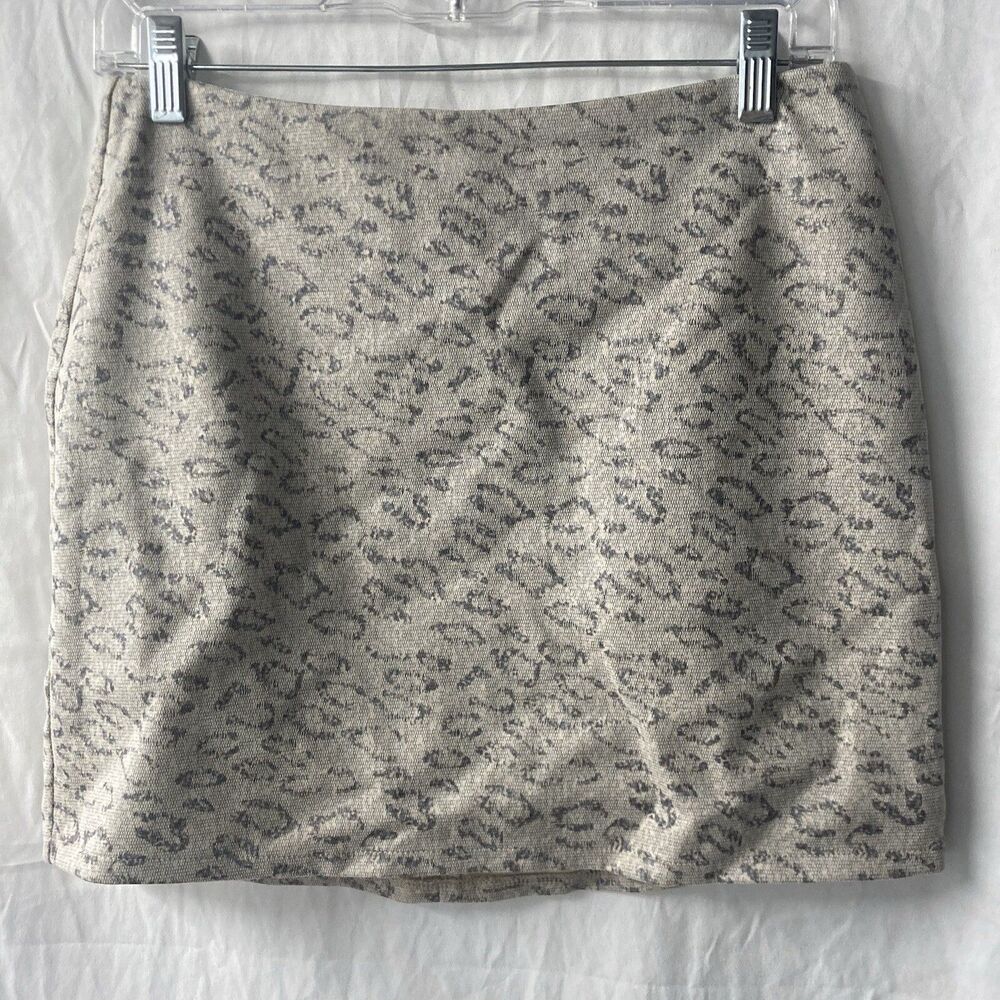 LE LIS gray animal print straight mini skirt M